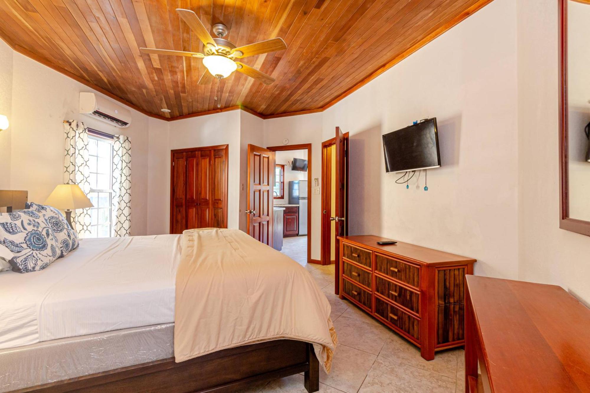 White Sands Cove San Pedro  Rum bild