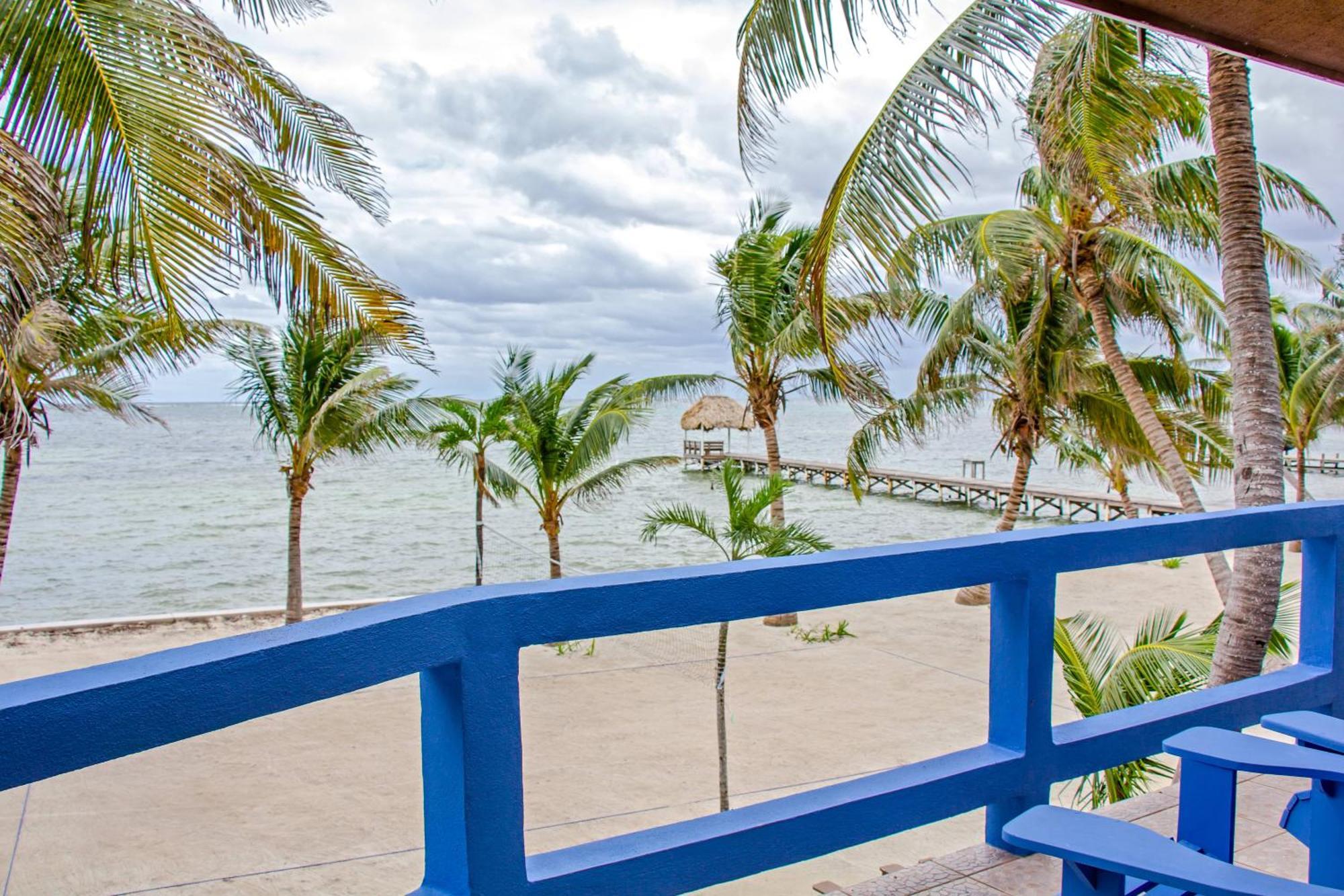 White Sands Cove San Pedro  Rum bild